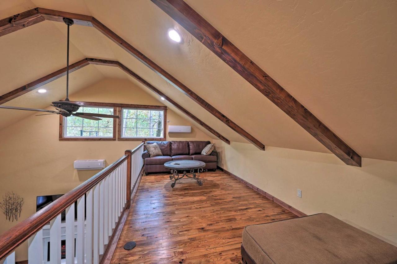 Tudor-Style Broken Bow Cottage With Hot Tub And Decks! Stephens Gap Exterior photo